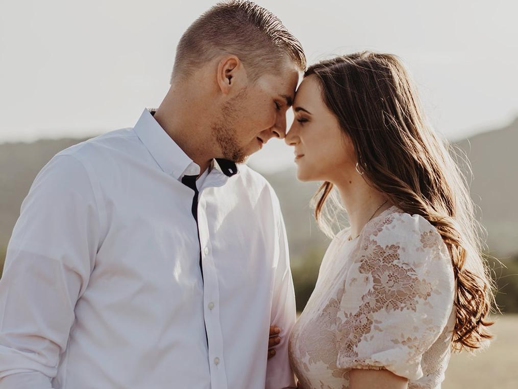 The Wedding Website of Taylor Anagnostou and Carson Hunt