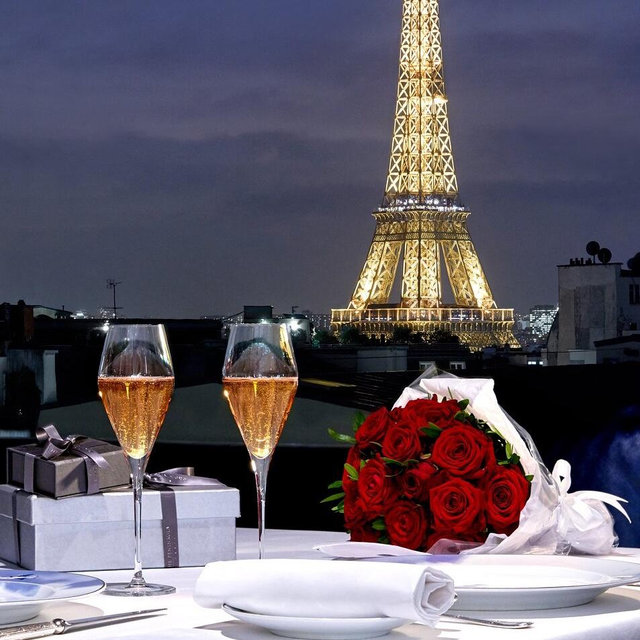 Dinner In Paris
