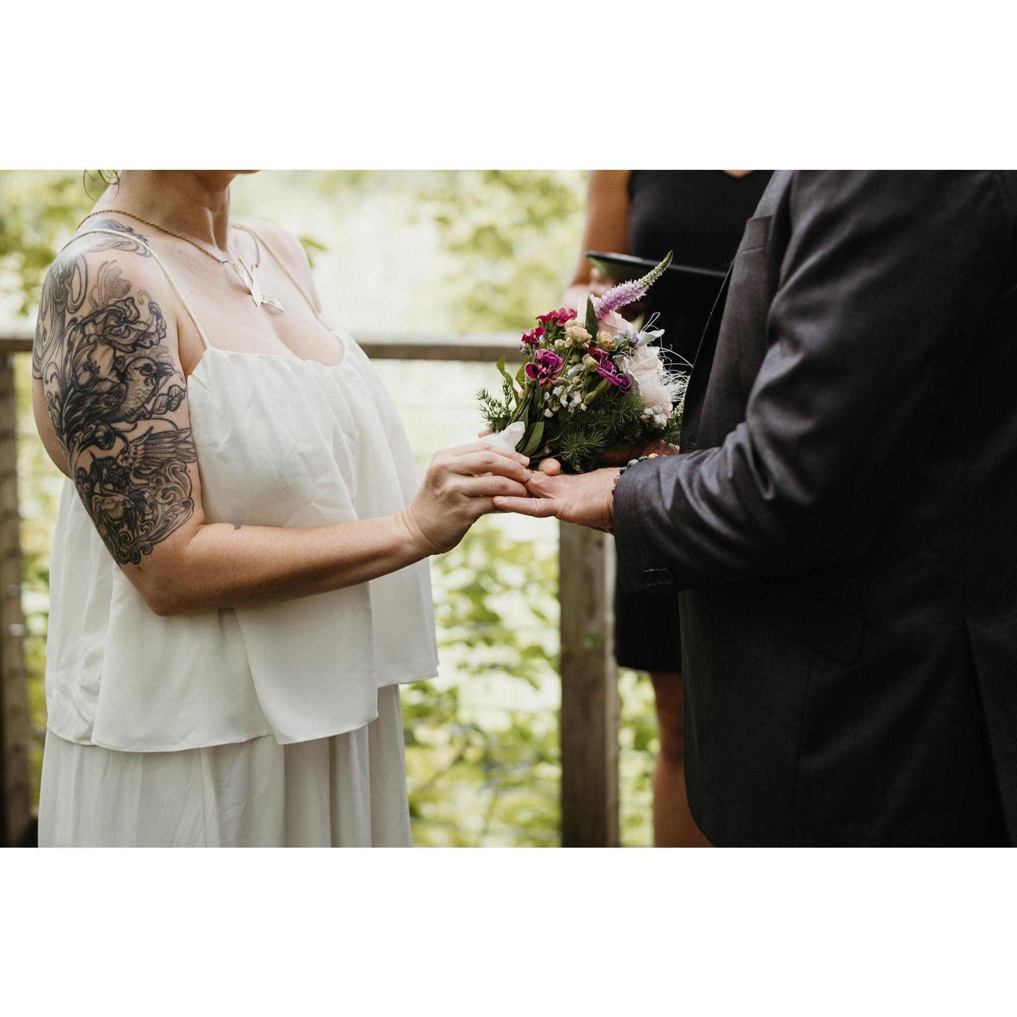 Leann gives Jared his ring.