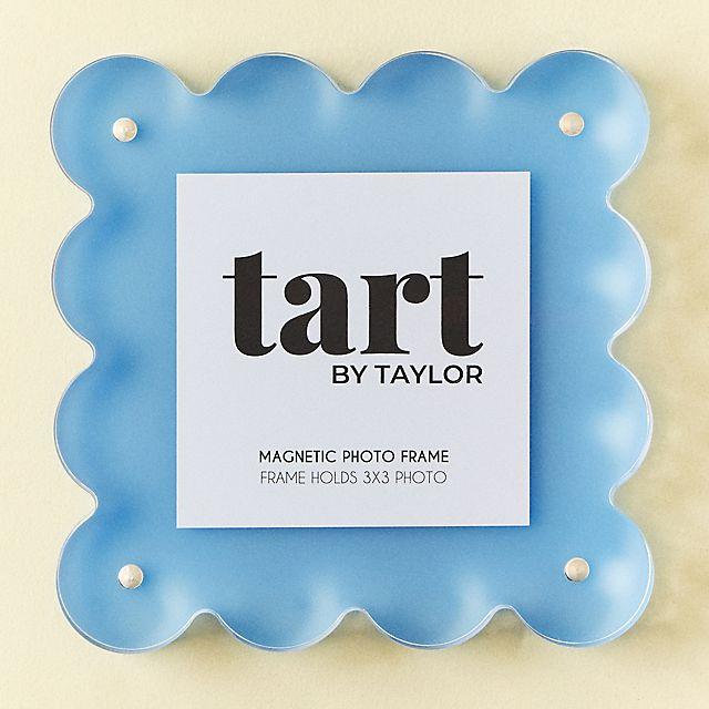 Acrylic Scalloped Picture Frame