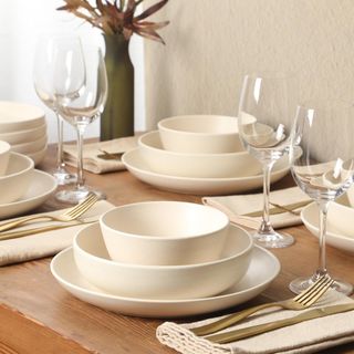 Leeds Court 16-Piece Stoneware Dinnerware Set, Service for 4