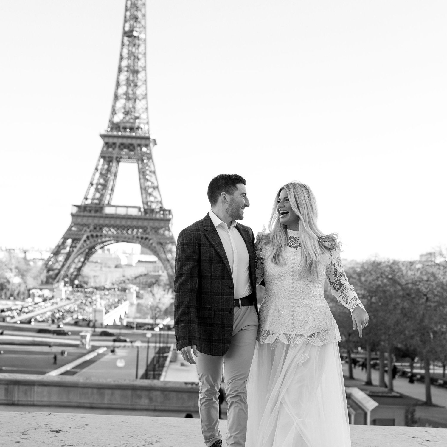 Engagement photos in Paris - 2026