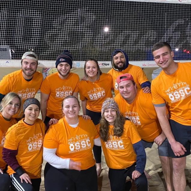 The Spring 2022 Sand Volleyball team where we met! / El equipo de voleibol de la temporada de primavera del 2022 donde nos conocimos!