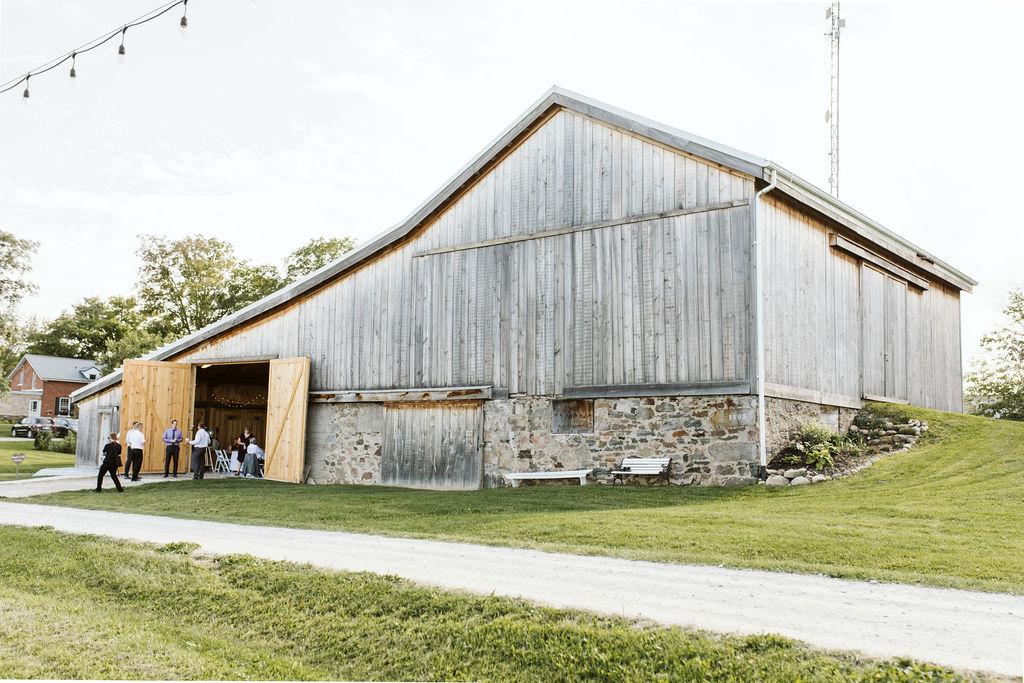 The Wedding Website of Essa del Rosario Gonzales and Rodrigo Viveiros Botelho