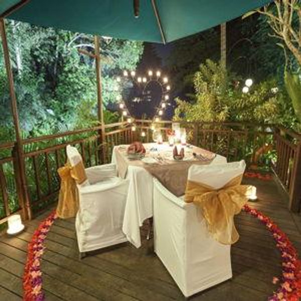 Romantic Honeymoon Dinner @ our Resort
