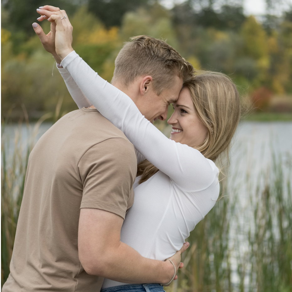 Vintage Inspired Windsor Ontario Wedding photographed by Emma Davidson, image size:931x931