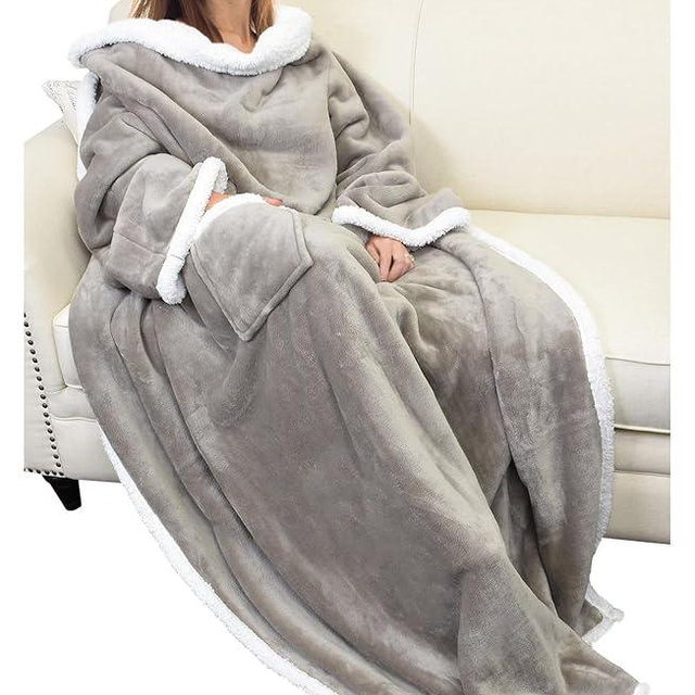 Catalonia Sherpa Wearable Blanket with Sleeves Arms, Comfy Sleeved TV Wrap Blanket, Large Snuggly Throw for Women and Men, Gift for Her