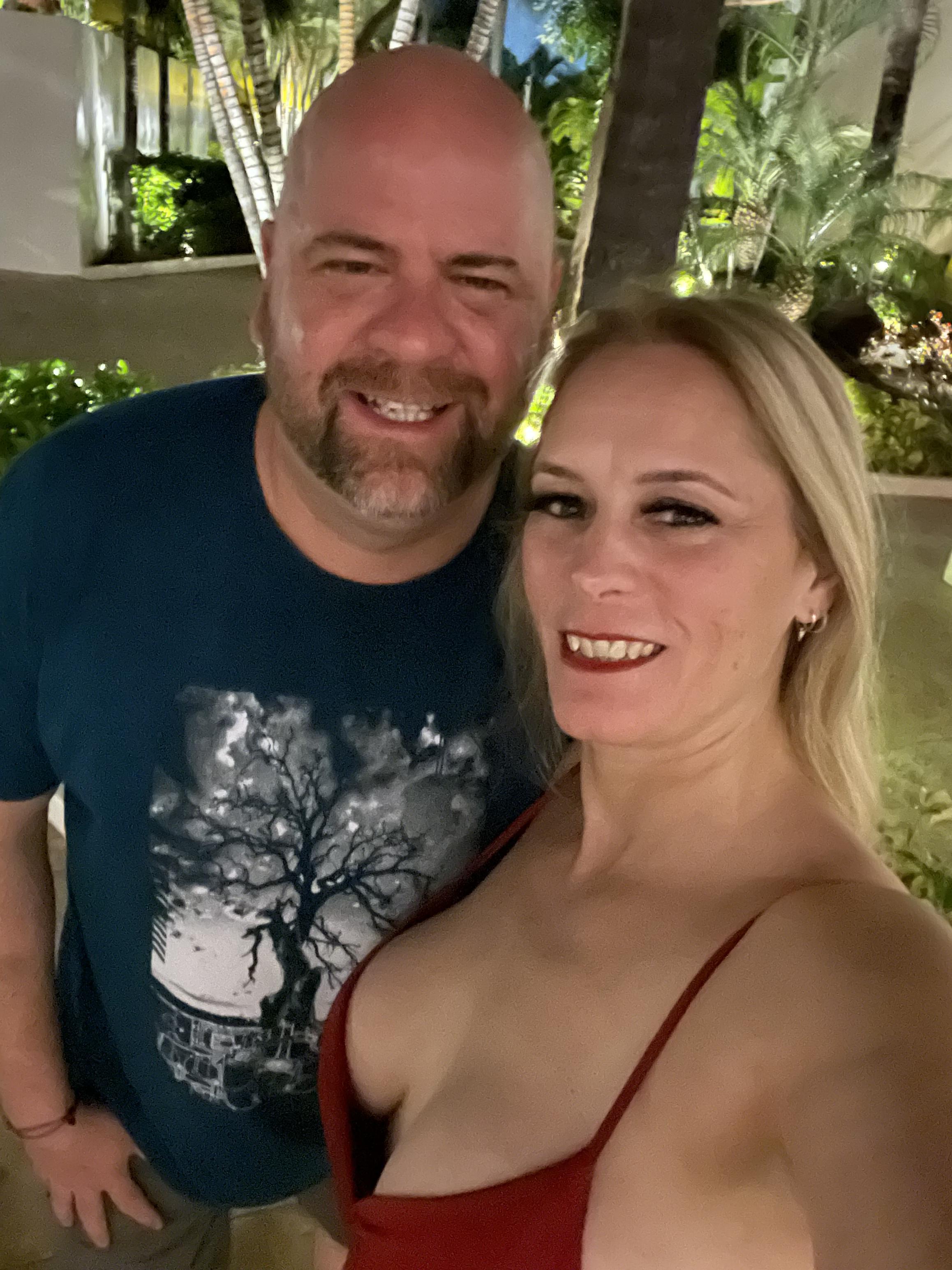 The Wedding Website of Meredith Fogelman and Greg Dickson