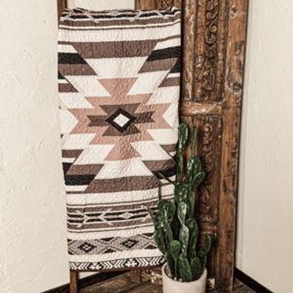 Vista Leon Quilted Throw Blanket