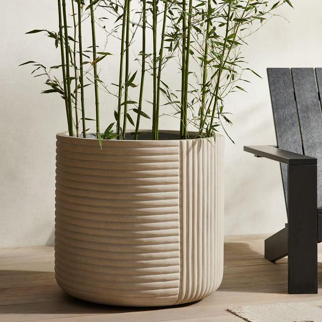 Cecilia Ficonstone Indoor/Outdoor Planter, Extra Large, 27.1"D x 26"H, White