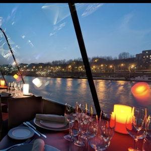 Romantic Dinner Cruise in Paris