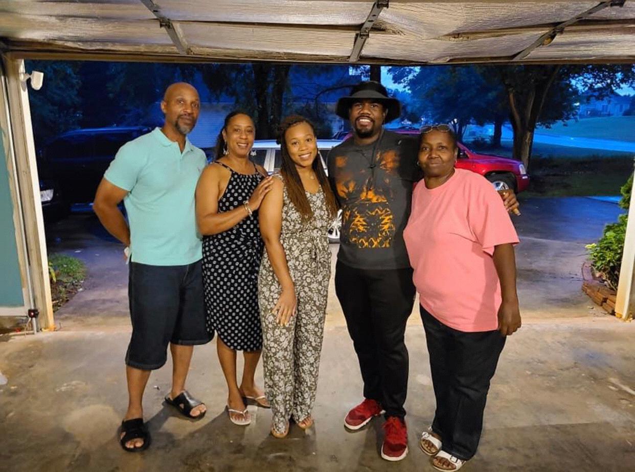 Father of the bride(Bernard),mother of the bride(Valerie), bride(Courtney), groom(Rashad), groom’s mother(Readie)