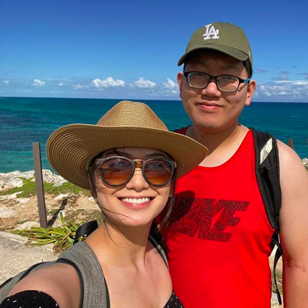 Trying to get a tan in Cancún!