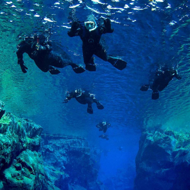Snorkling in Silfra-Þingvellir