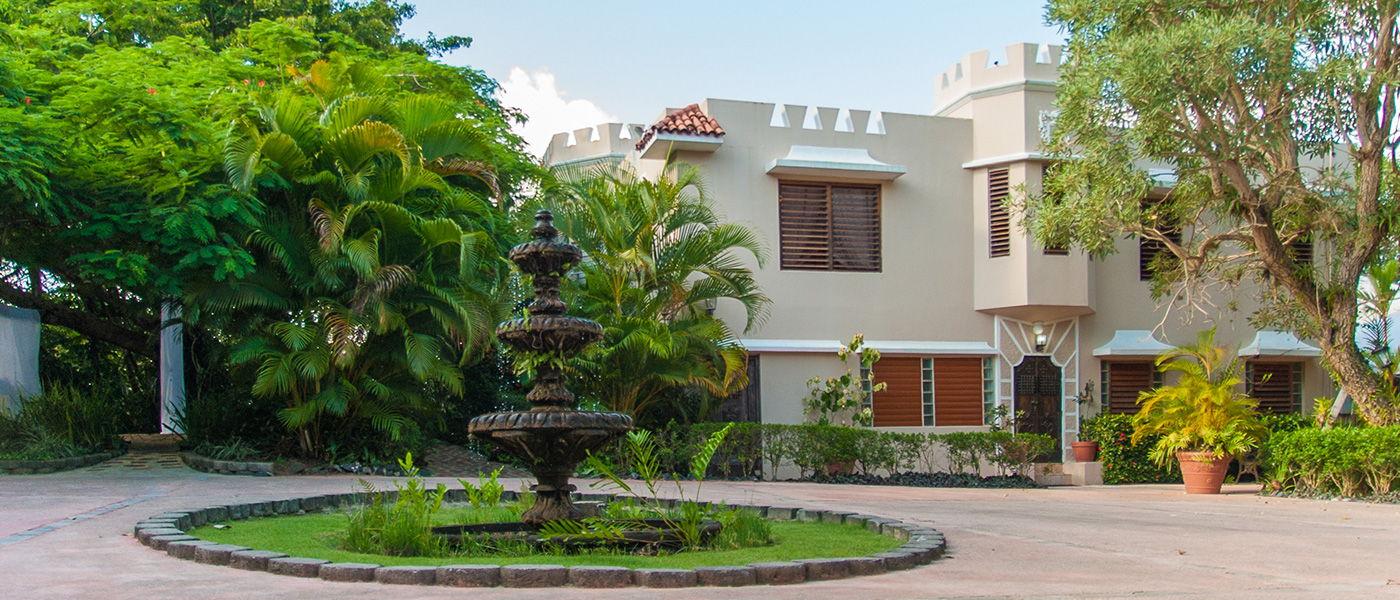 The Wedding Website of Carmarie Rodríguez and Iván Otero