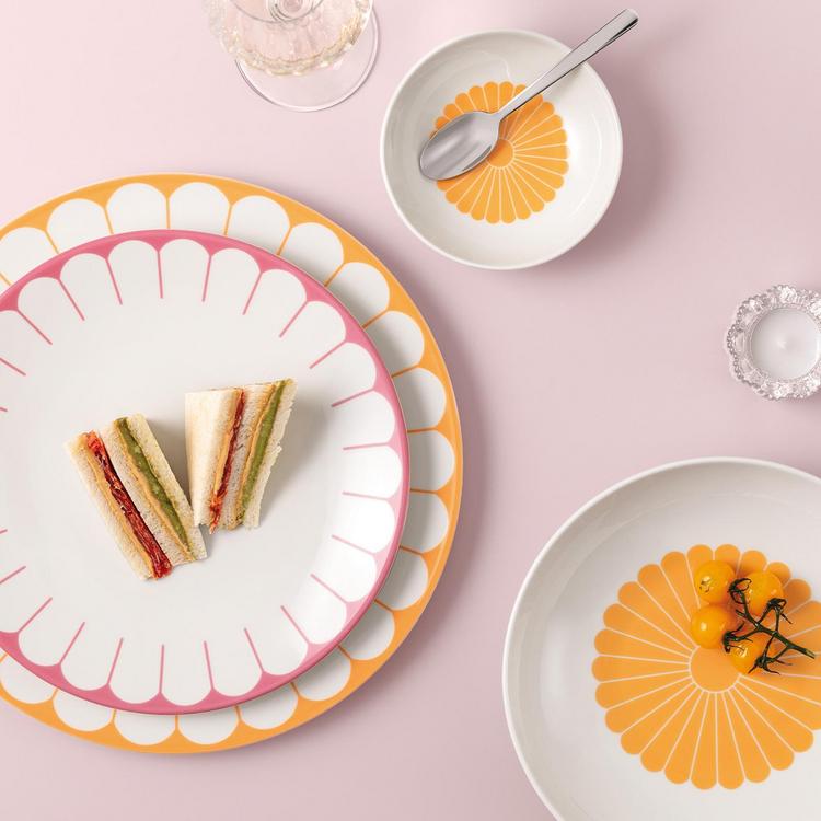 Villeroy & Boch, Fleur Large Round Serving Platter | Zola
