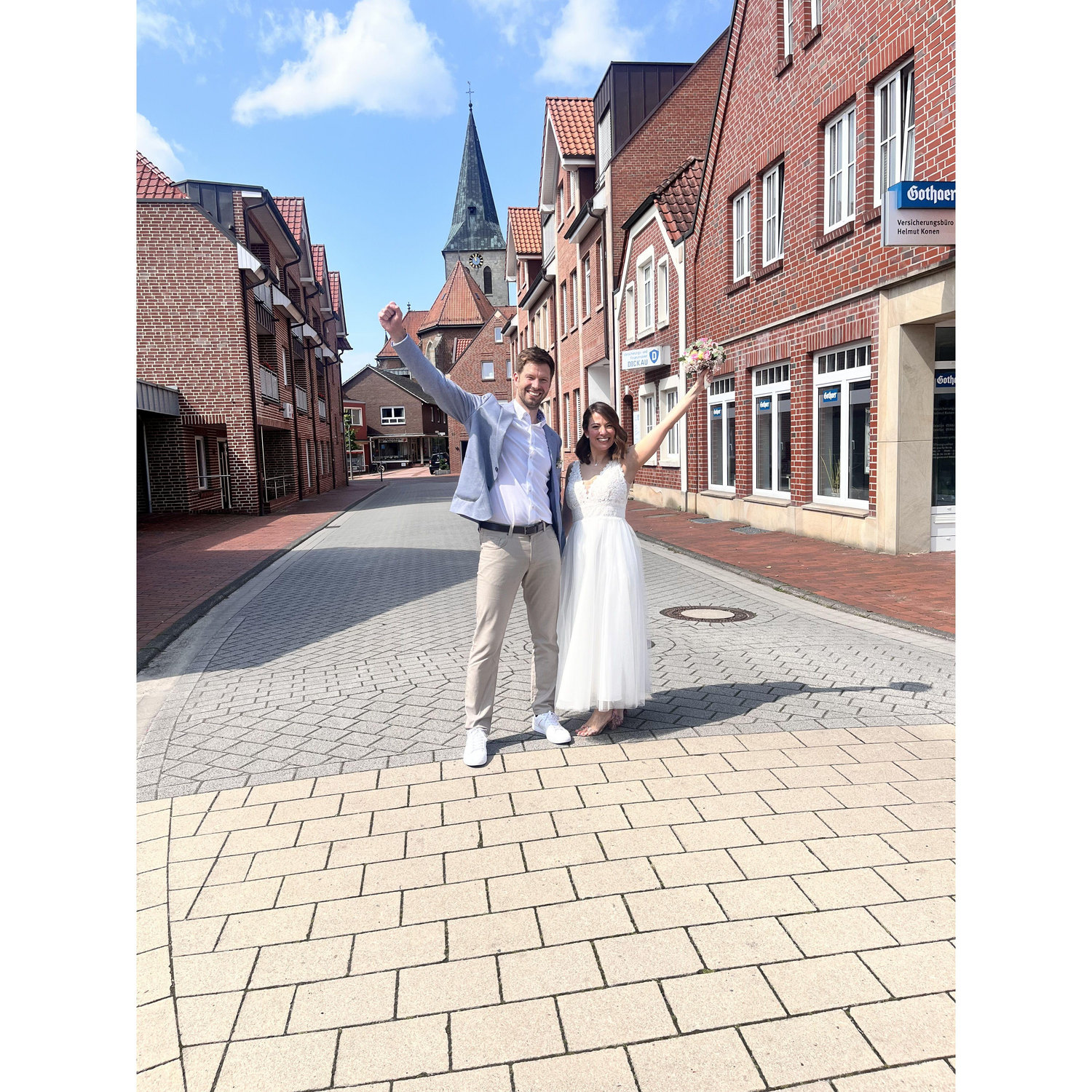 Primera foto después de casarnos por el civil en Haselünne, Alemania.