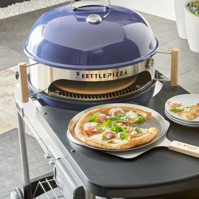 KettlePizza™ Deluxe USA Outdoor Pizza Oven Kit