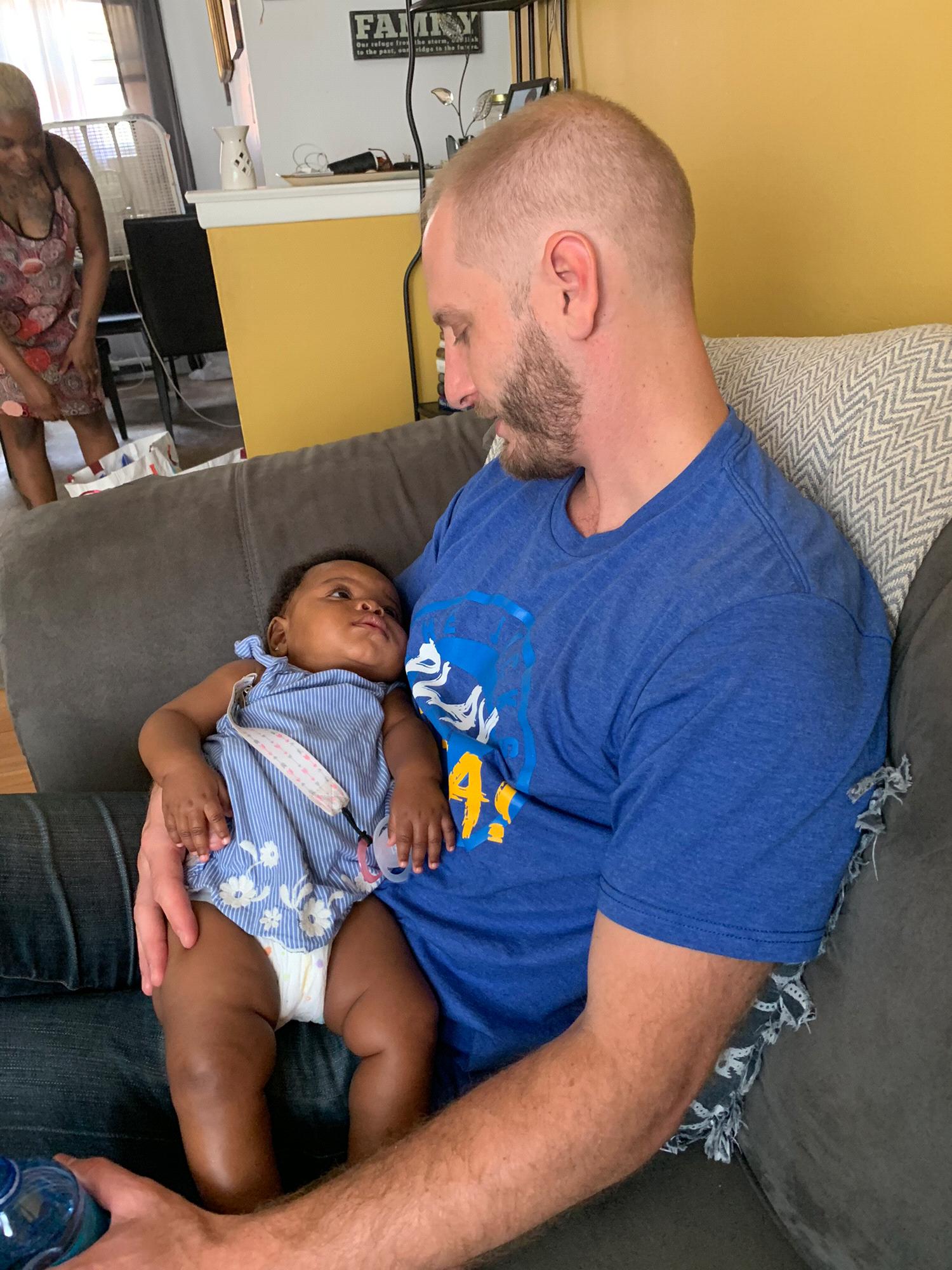He got a new niece❤️