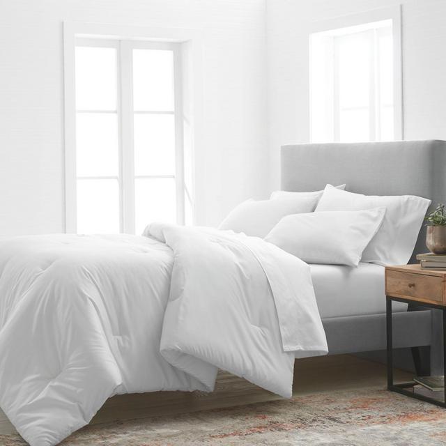 Grand Hotel Estate 1000 Thread Count 3-Piece Full/Queen Comforter Set in White