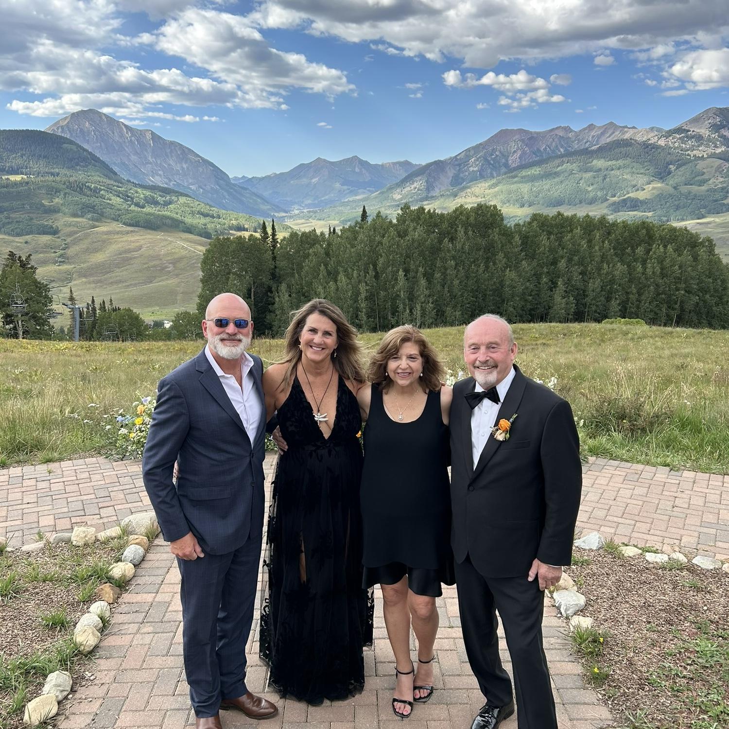 Cindy and Kevin Borg, our gracious hosts❤️❤️.