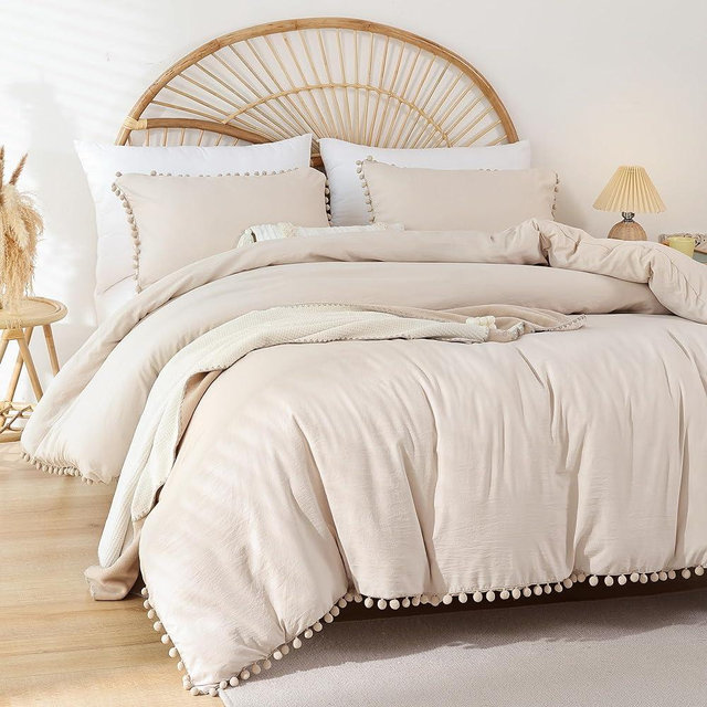 YIRDDEO Beige King Ball Pom Fringe Design Comforter Set 3pcs, Off White Luxurious Boho Aesthetic Full Bedding Set, Vintage Ultra Soft Microfiber Comforter Set (1 Comforter, 2 Pillowcases)