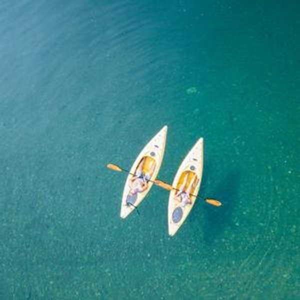 Honeymoon - Kayak tour for 2 around the island
