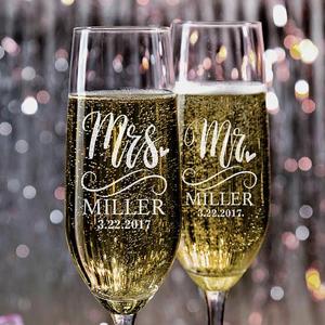 Set of 2, Mr. Mrs. Wedding Champagne Flutes, Personalized Champagne Flute Wedding Favors, Custom Bride and Groom Champagne Glasses #N5