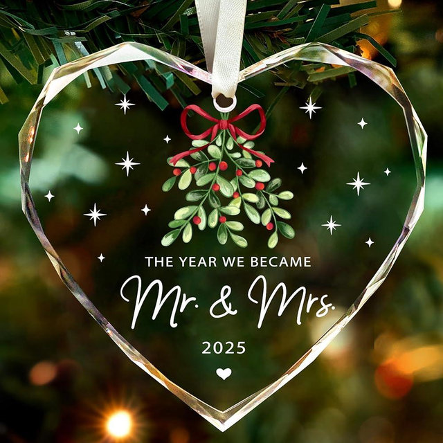 Wedding Gifts, Mr and Mrs Gifts Ornament 2025,Bridal Shower Gifts,Wedding Gifts for Couples 2025, Just Married Gift for Newlywed Couple, Bride,Crystal Glass Ornament Mr and Mrs Gifts
