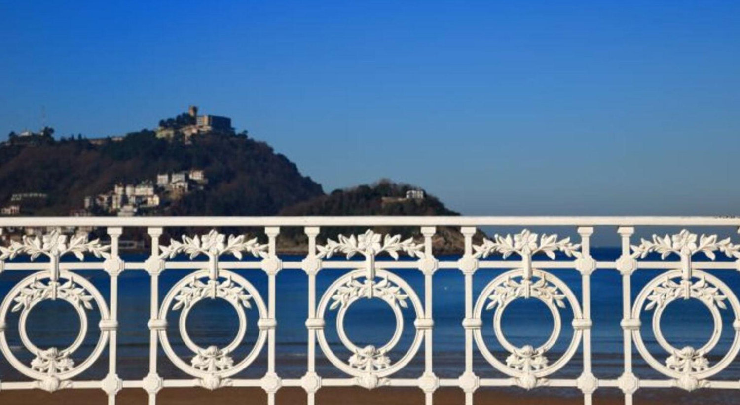 The Wedding Website of Yaquelin Negre Chauveau and Juan Urrutia Pérez