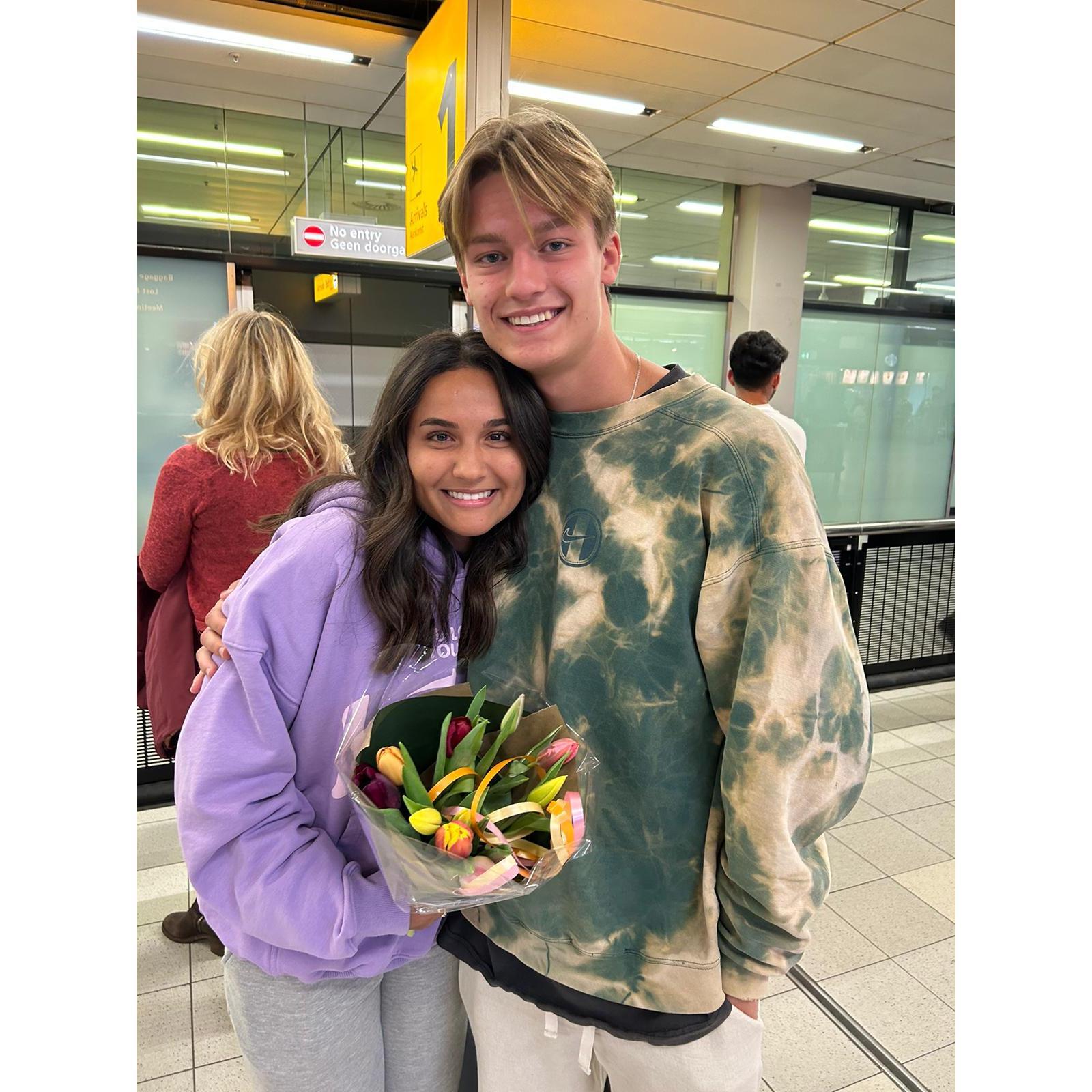 We did long distance for two weeks until I flew to the Netherlands for a Discipleship Bible School in Amsterdam for three months.
Lange afstand gedaan totdat Brooks naar Nederland kwam voor YWAM.