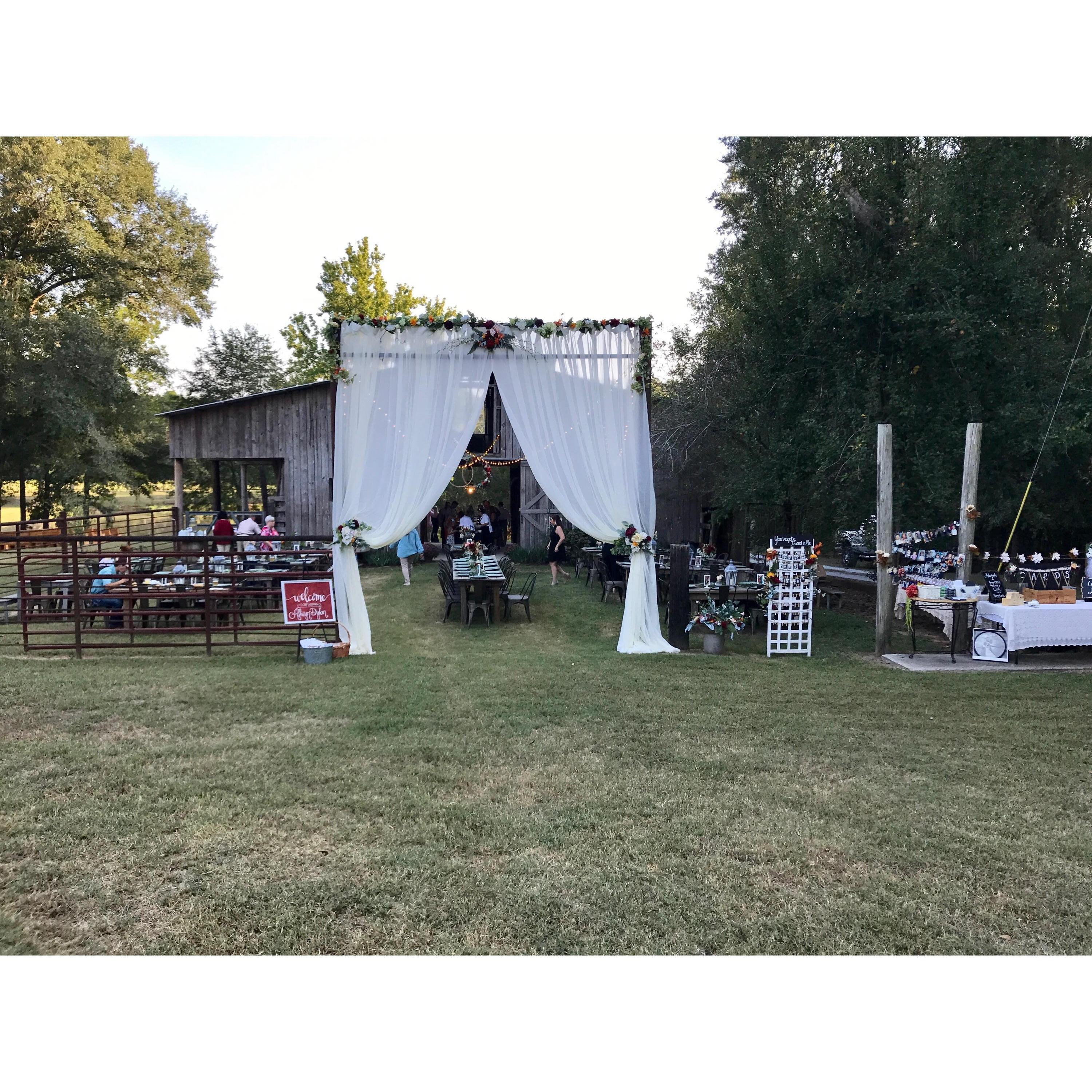 A family friend of the Snyder's opened up her home as a venue for Allisyn and Dylan's Alabama ceremony and reception.