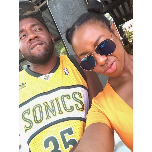 Occasionally we do the couple thing and we try to match (outfit and vibes) LOL!