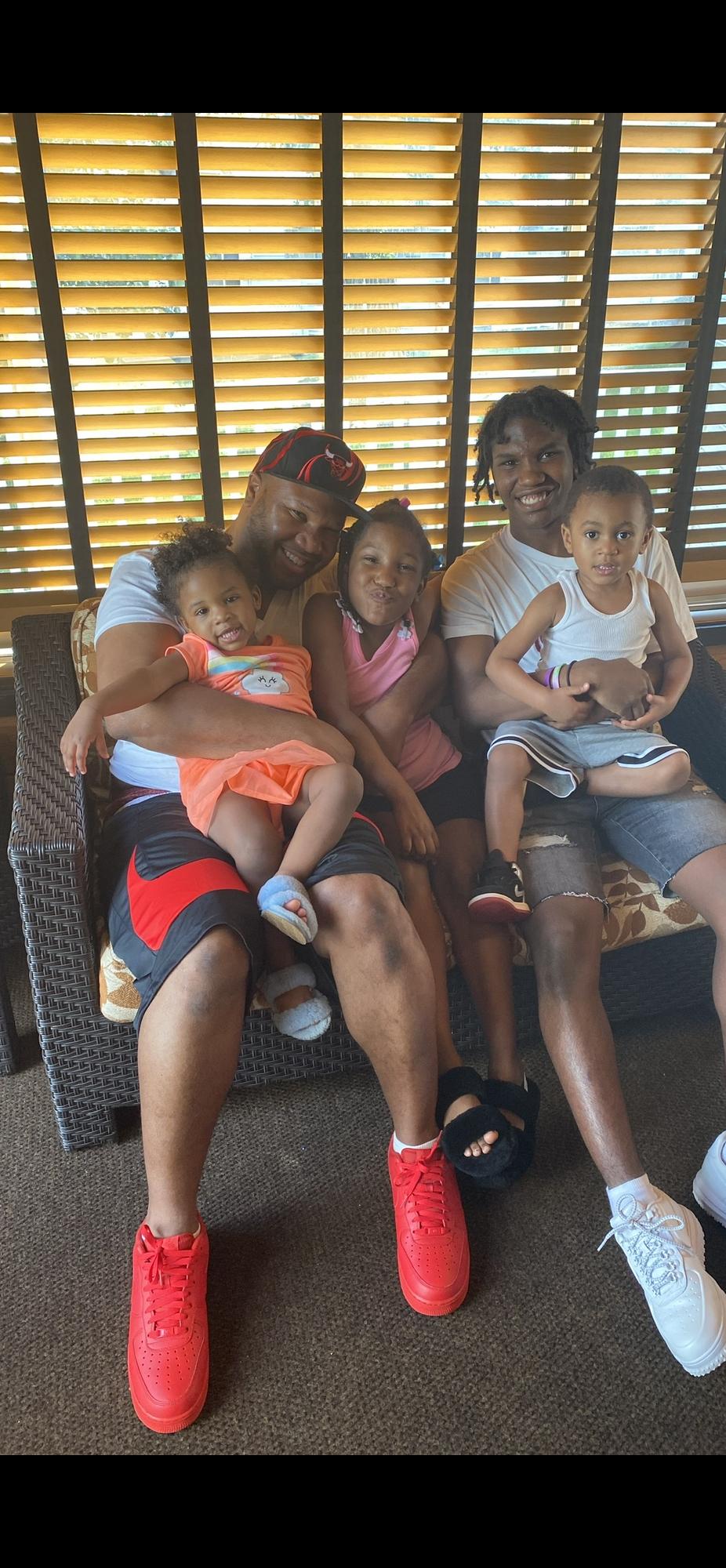 Tonio and all the kids