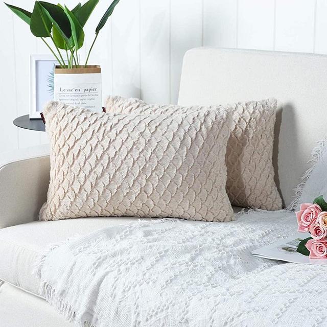 Mandioo Pack of 2 Luxury Soft Plush Faux Fur Decorative Throw Pillow Covers Set Cushion Cases Pillowcases for Couch Sofa Bedroom Car 12x20 Inches,Beige