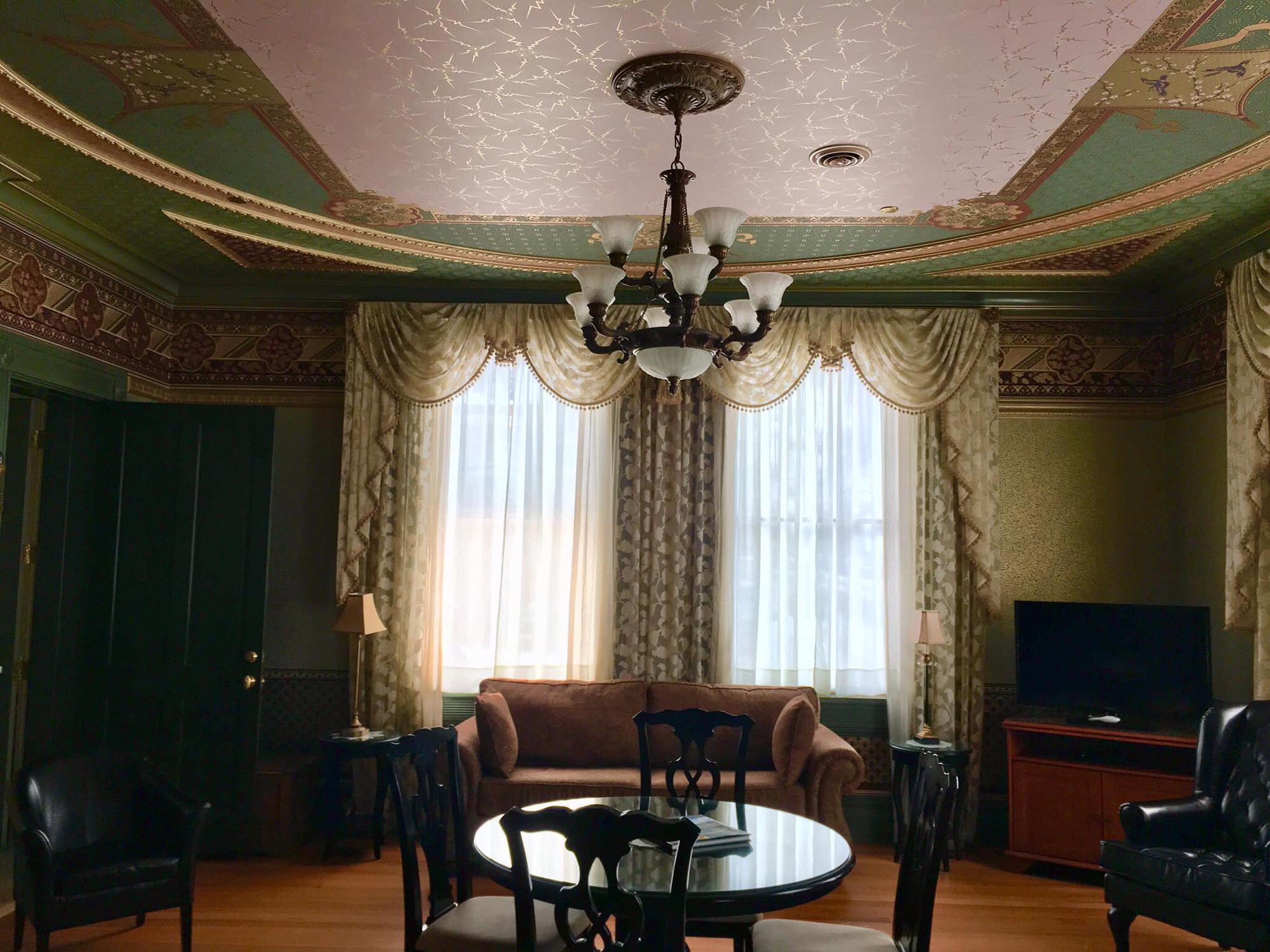 The beautiful & Historic Roosevelt Room at the Beaumont💗 One of the many rooms we will have available for rent for the wedding☺️