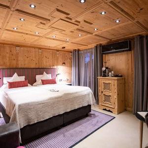 Contribute to our stay at the Hotel Julen, Zermatt