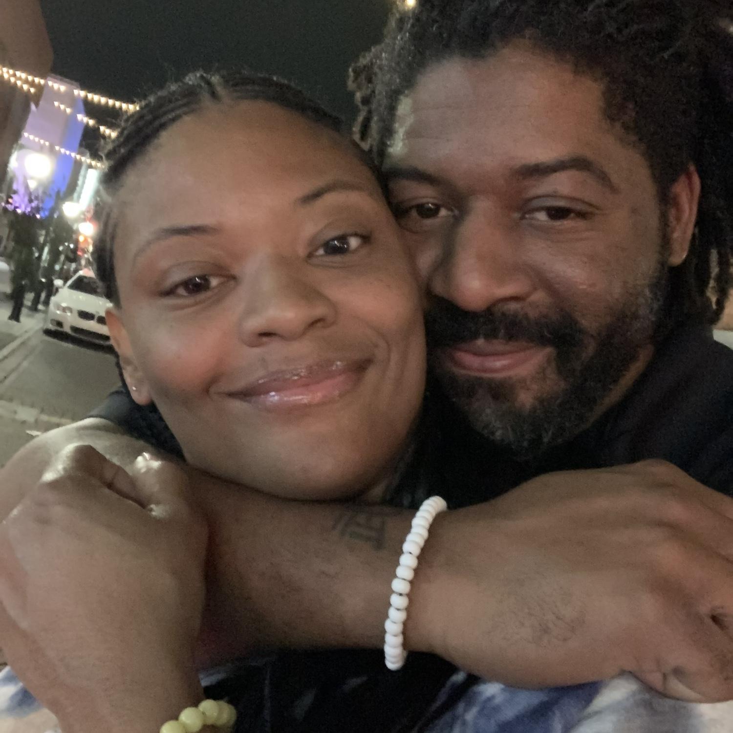 He loves me….. I love him too🥰🤭