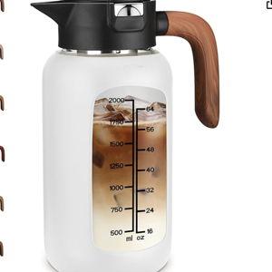 White-84oz Glass Pitcher with Lid and Handle Borosilicate Glass Water Jug/Carafe for Hot & Cold Beverages, 2.5Liter Large Pitcher with Silicone Sleeve & Wide Mouth, Fridge Safe for Iced Tea, Coffee, Juice