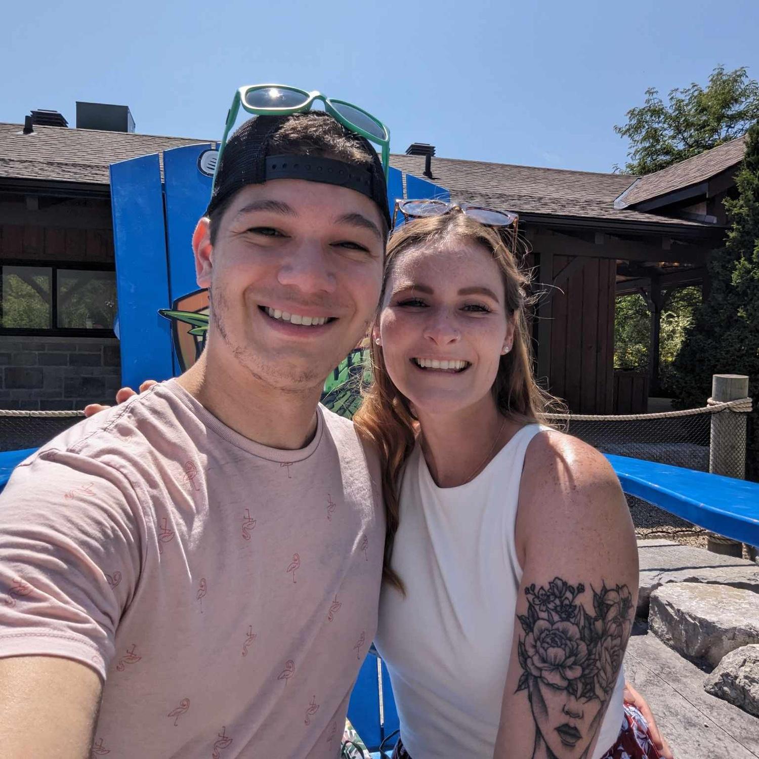Anniversary mini putt date ⛳️ (we come back every year to celebrate our first date)