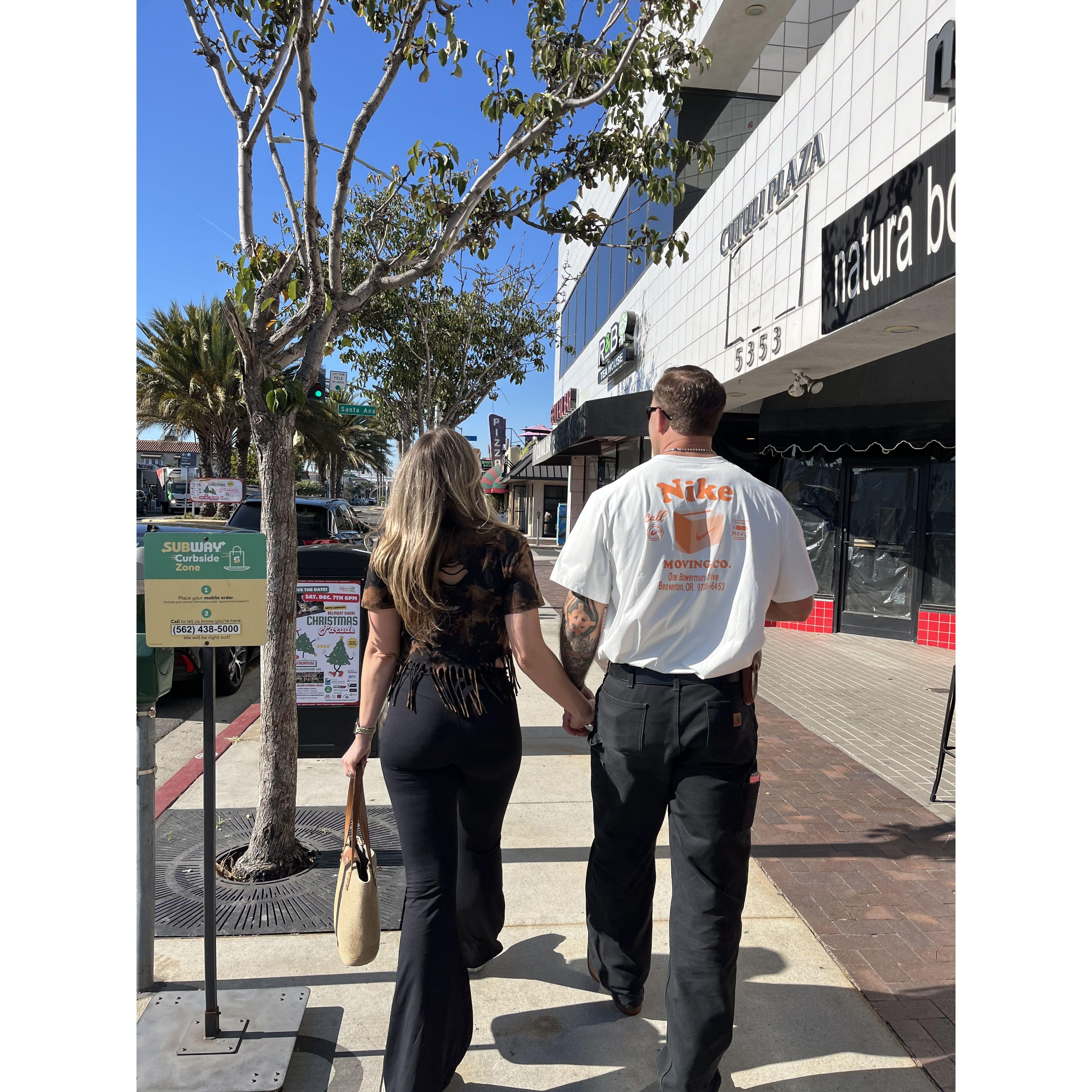 Strolling through 2nd Street