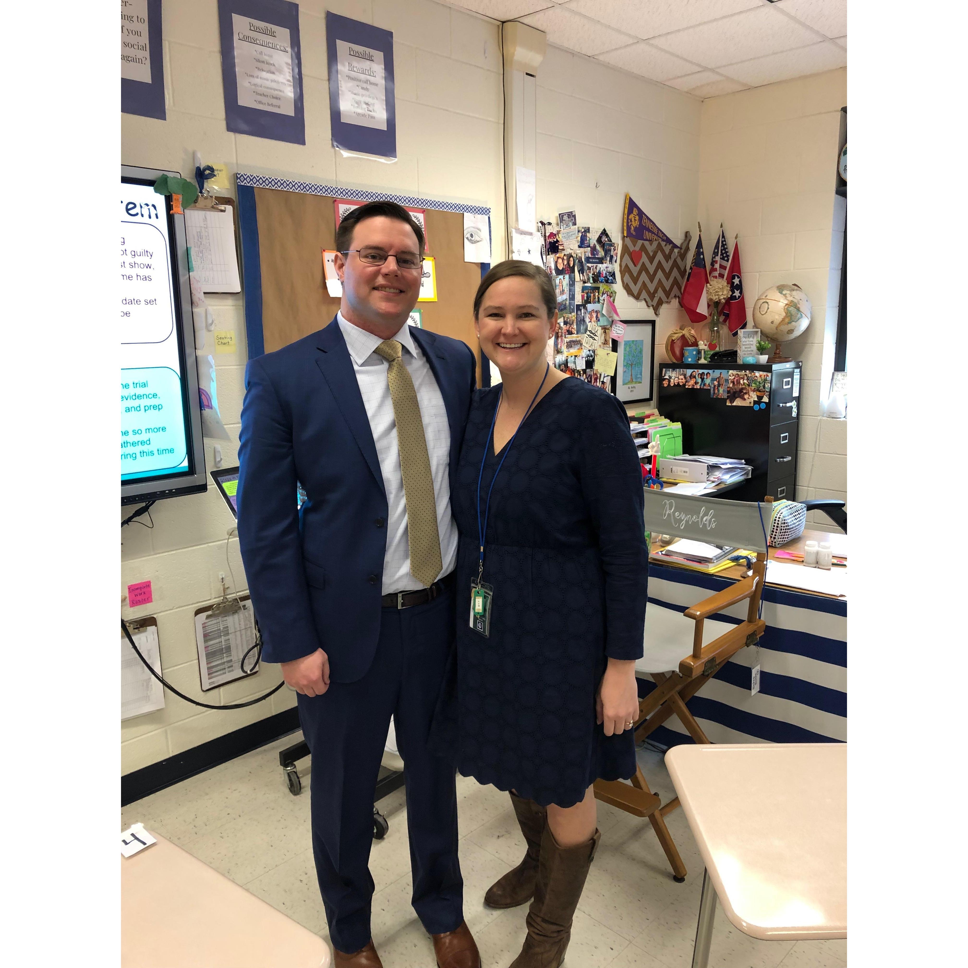 Roger came to lend his expert advice to Hailey's 8th graders about the US Judicial system this year! The students loved it!