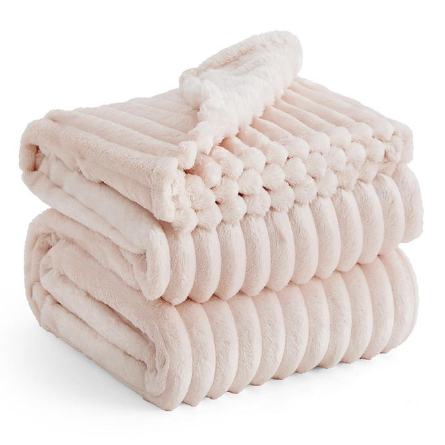 Bedsure King Size Blanket for Bed - Super Soft Cozy Blankets for Women, Cute Large Fleece Throws for Girls, Crystal Pink, 108x90 Inches