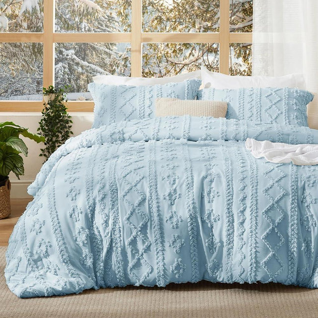Bedsure Tufted Boho Comforter Set King Size - Light Blue Boho Bed Set, GentleSoft™ 3 Pieces Farmhouse Shabby Chic Embroidery Bedding, Gifts for Woman, Soft Jacquard King Comforter for All Seasons