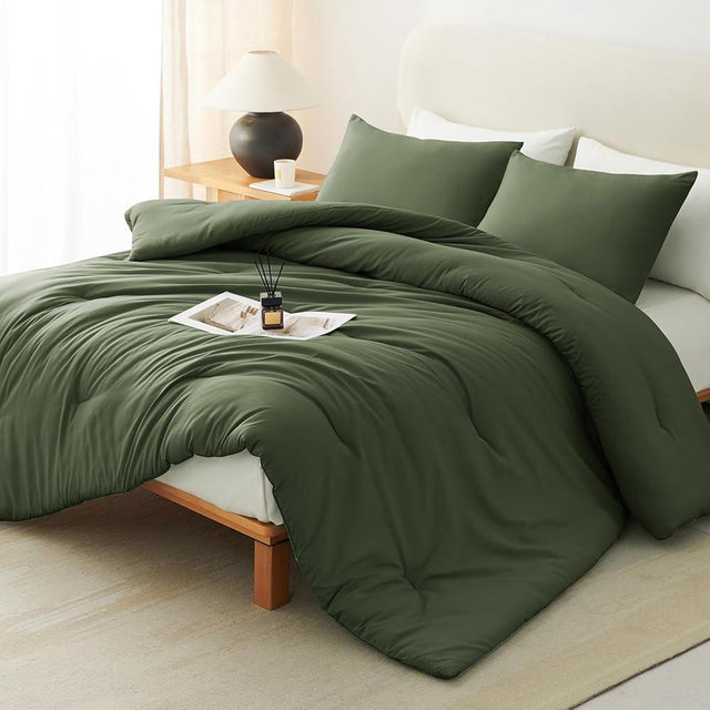CozyLux Dark Olive Green Queen Comforter Set, 3 Pieces Solid Breathable Quilted Style Bedding Set, Luxury Fluffy Soft Bed Set with Down Alternative Comforter All Season (1 Comforter & 2 Pillowcases)