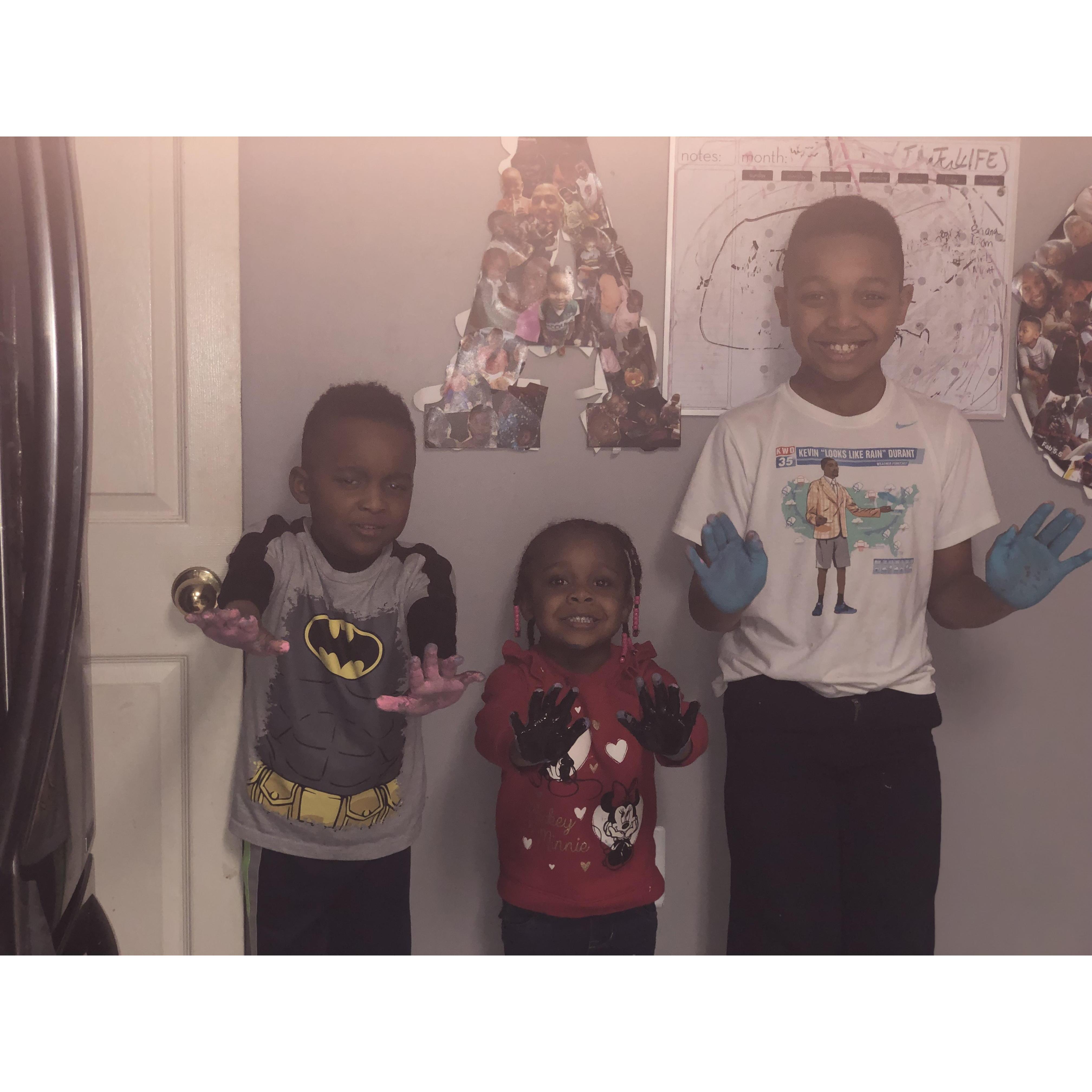 One day we had a project due for Caron... the littles decided to paint their own