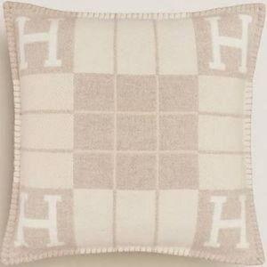 Hermes Avalon III Pillow