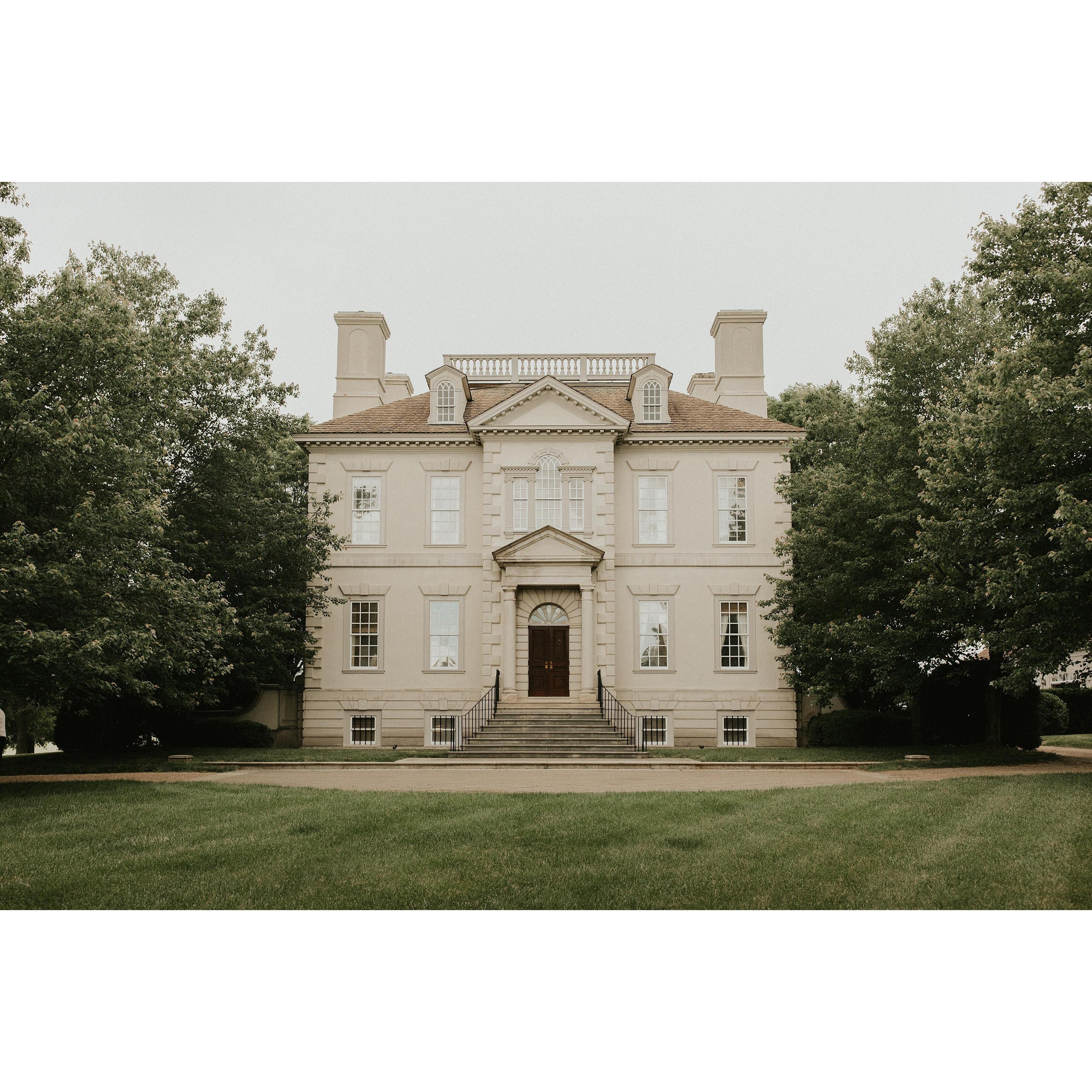 Enter through the manor and meet us in the back garden for the ceremony!