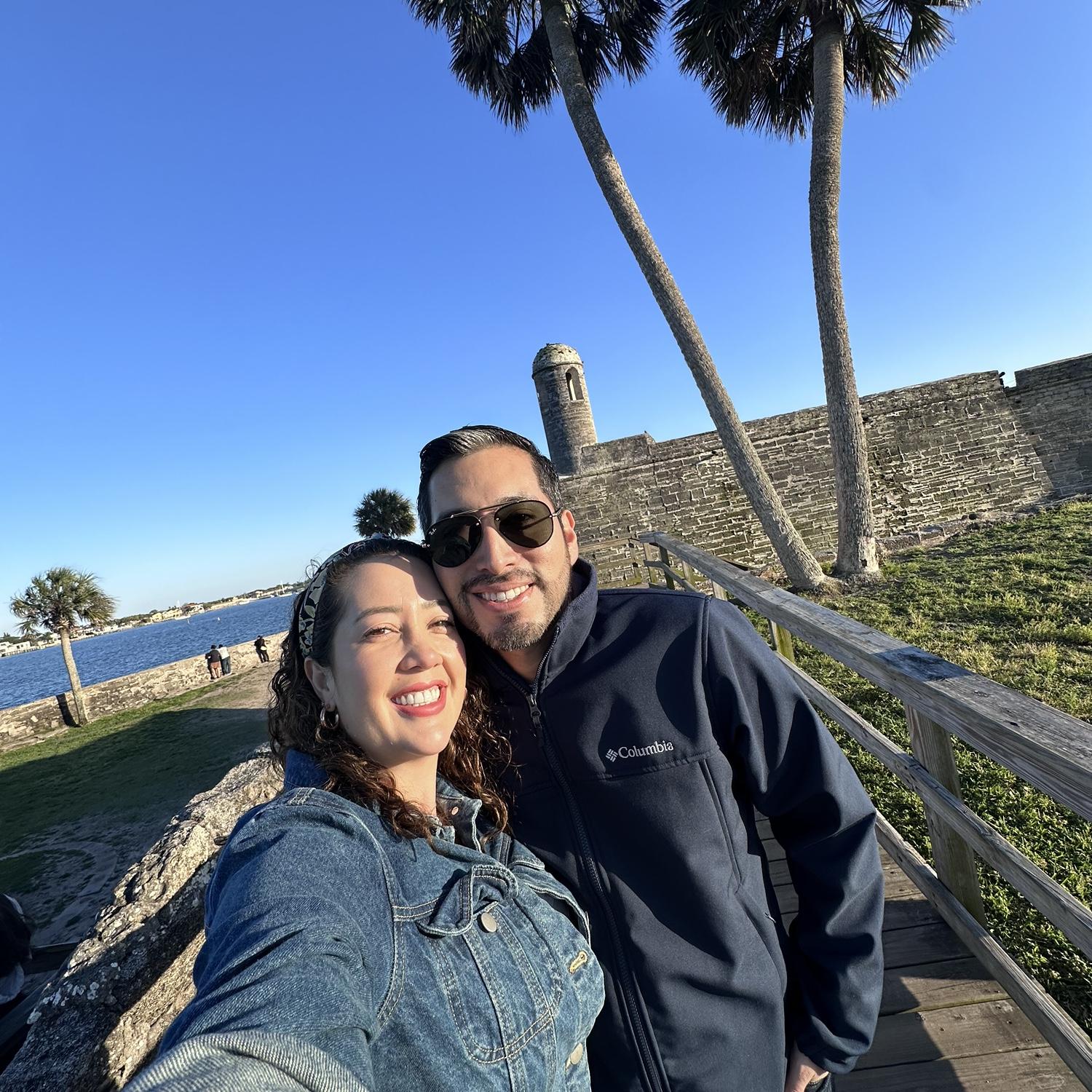 Living in St. Augustine where every day feels like a step through history and a new adventure.
Vivir en San Agustín, donde cada día se siente como un paso a través de la historia y una nueva aventura.