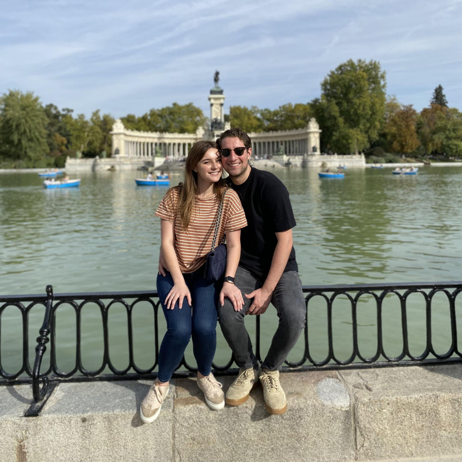 Al poco tiempo nos fuimos a estudiar a  Madrid  y  vivir nuestra primera aventura juntos.